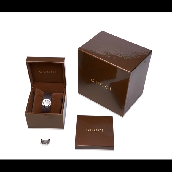Gucci First Edition Women’s Flip Watch. - Picture 6 of 8